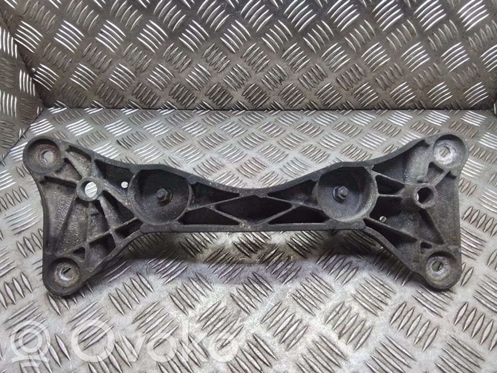 BMW 1 E81 E87 Gearbox mounting bracket 
