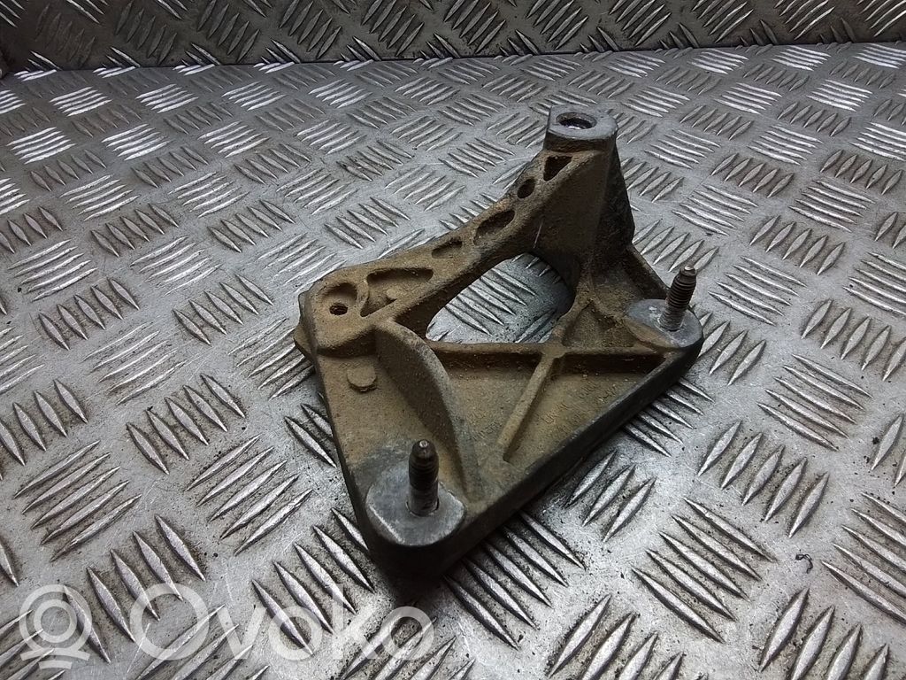 BMW 7 E65 E66 Engine mounting bracket 