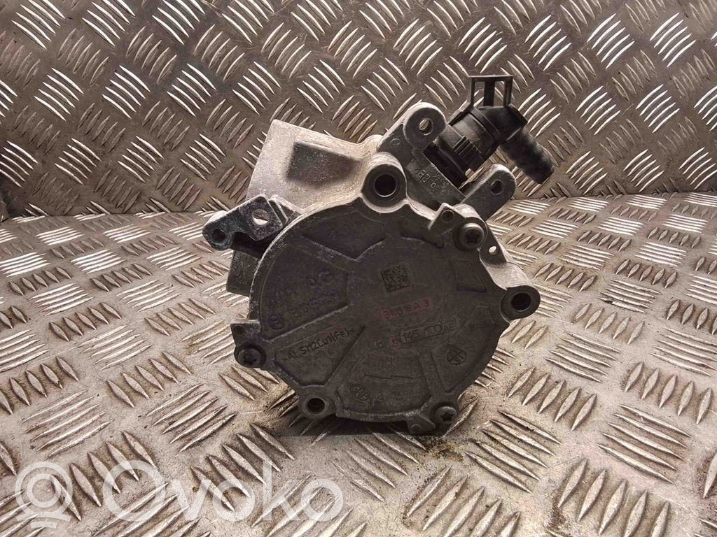 Volkswagen Touran III Vacuum pump 