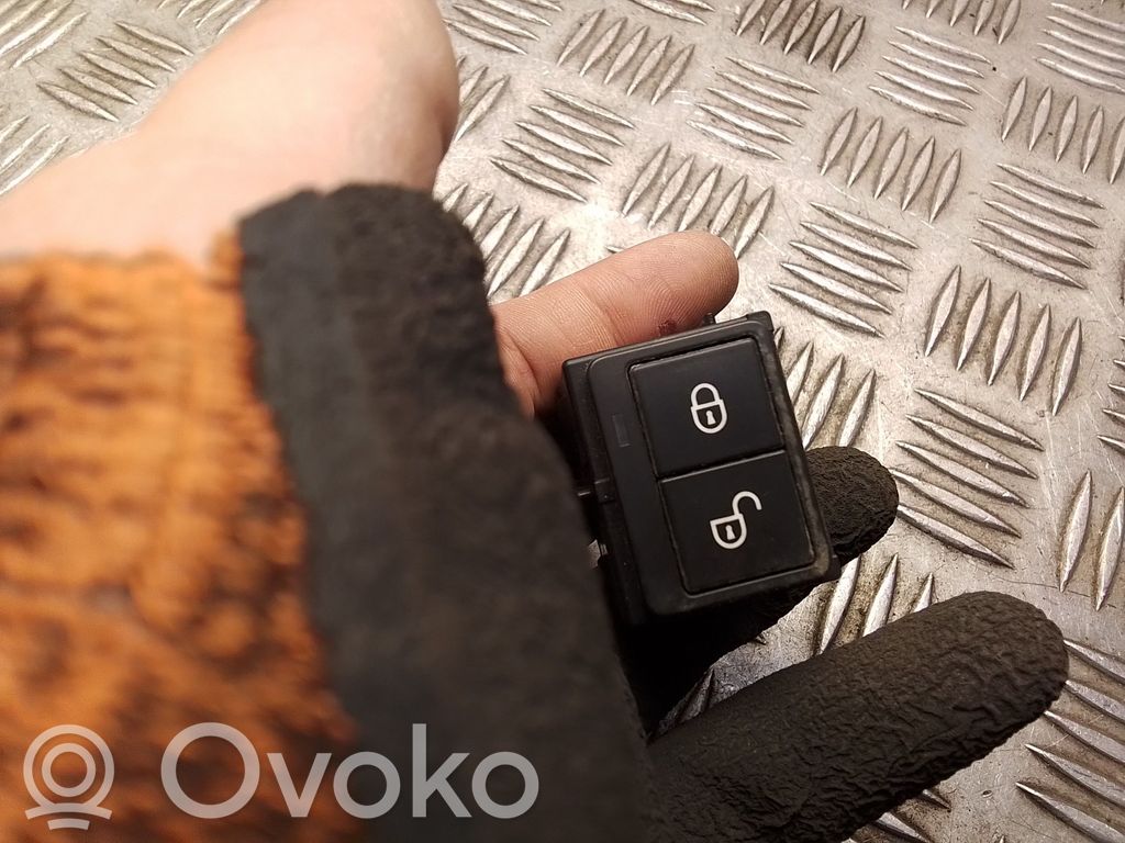 Land Rover Discovery Sport Przycisk centralnego zamka 