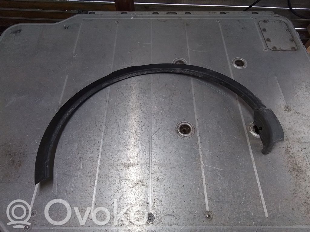 Land Rover Discovery Sport Listwa / Nakładka na błotnik przedni 
