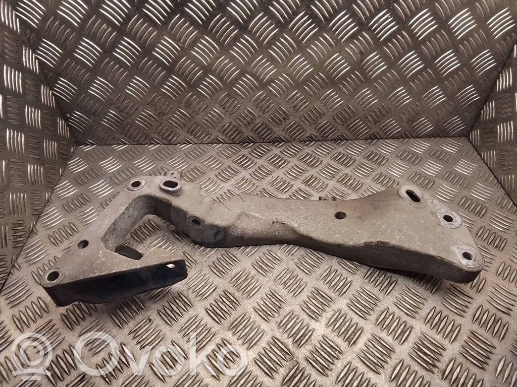 BMW X1 E84 Gearbox mounting bracket 