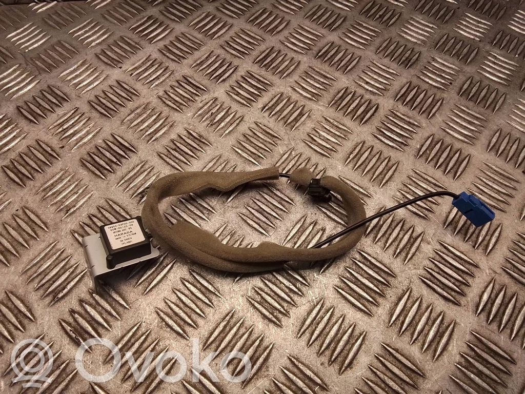 Suzuki Vitara (LY) Aerial GPS antenna 