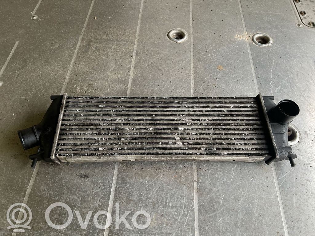 Opel Vivaro Interkūlerio radiatorius 