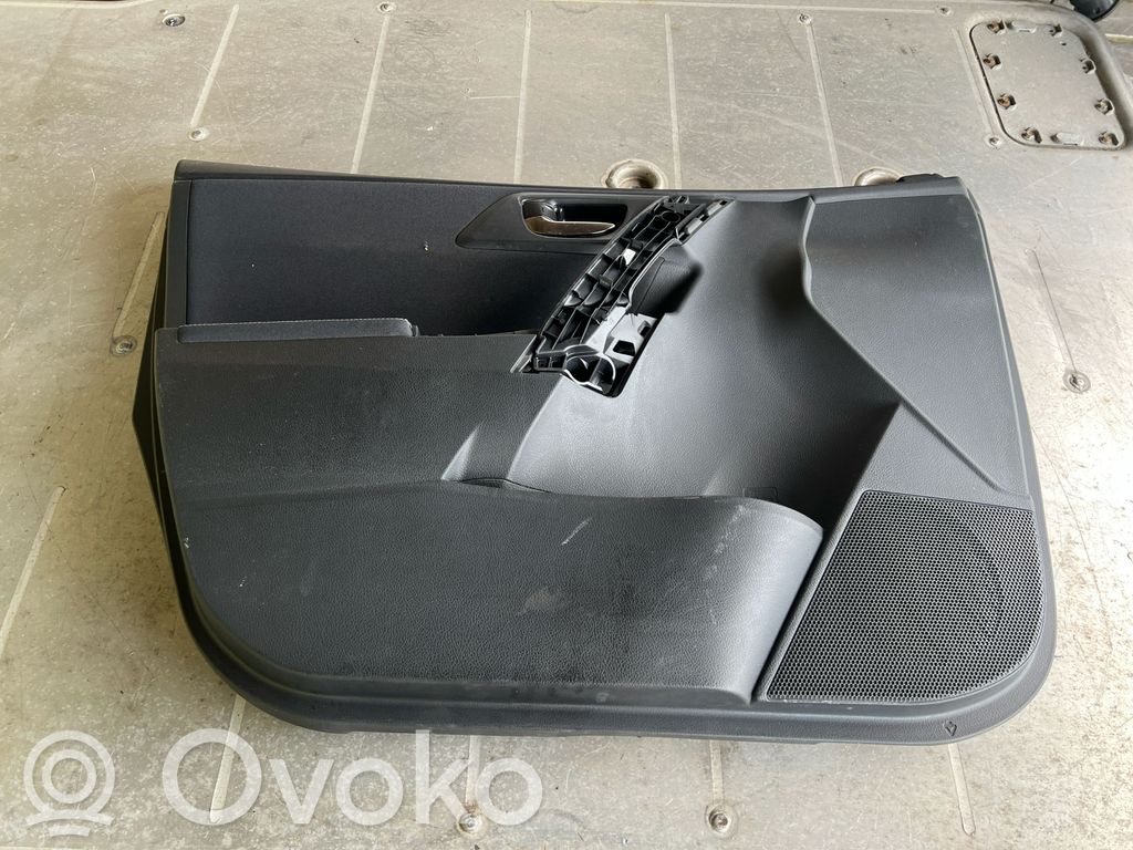 Toyota Auris E180 Etuoven verhoilu 