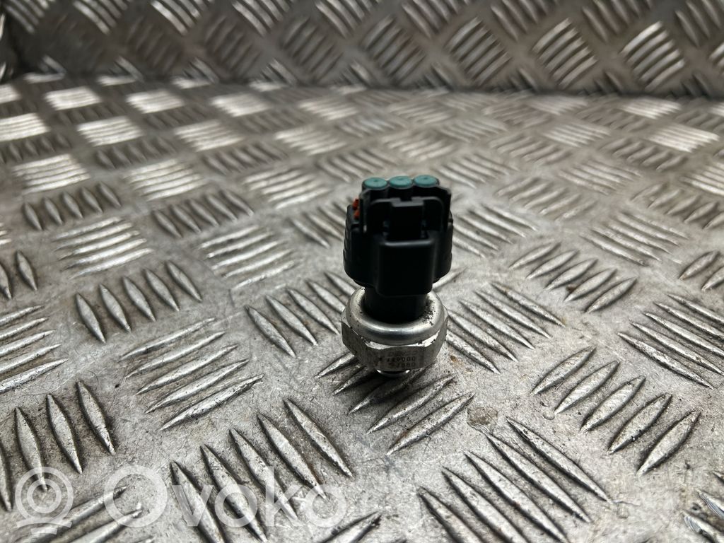 Toyota Prius+ (ZVW40) Air conditioning (A/C) pressure sensor 