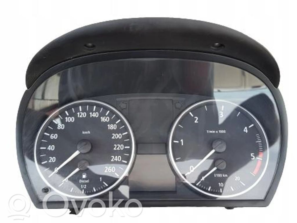 Geschwindigkeitsmesser Cockpit   102535050