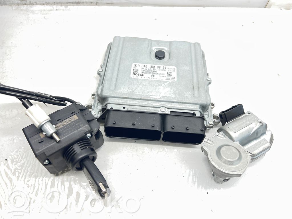 Mercedes-Benz E W211 Engine ECU kit and lock set 