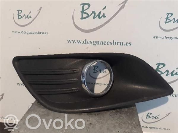 Ford Focus Front bumper lower grill 