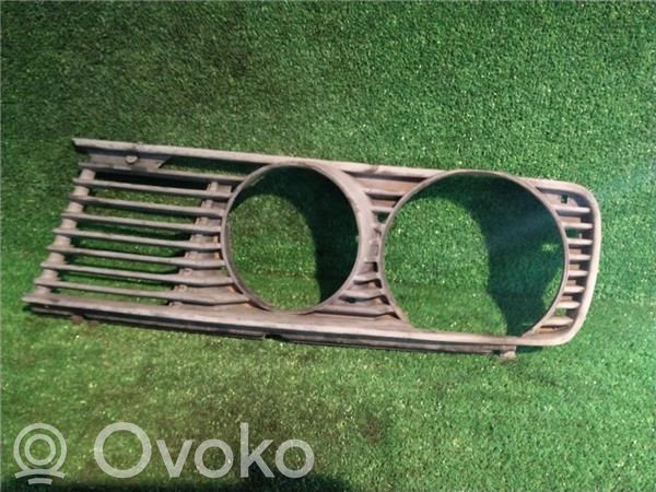 Grotelės dangčio plokštumoje