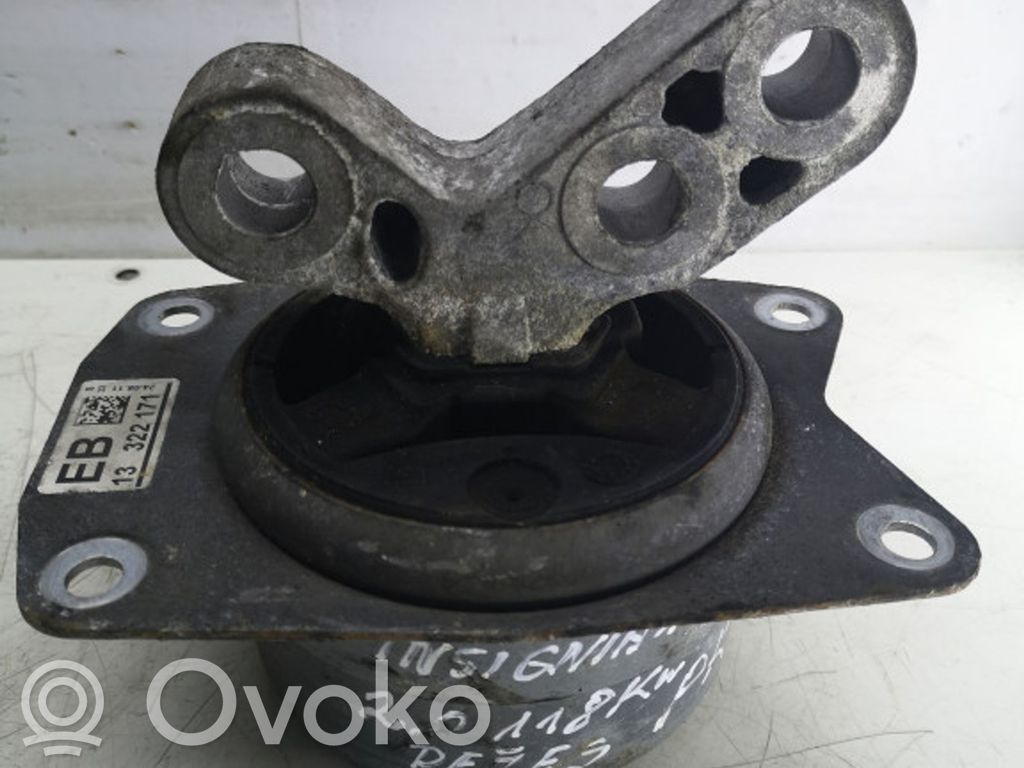 Opel Insignia A Engine mount bracket 