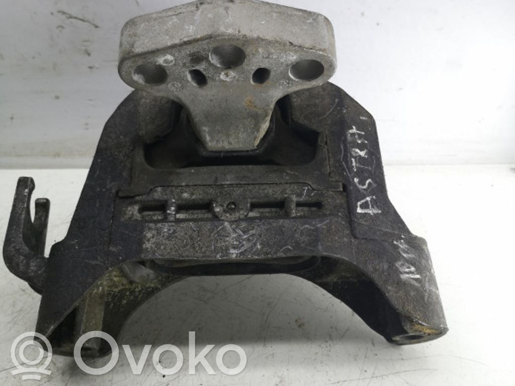 Opel Astra J Engine mount bracket 