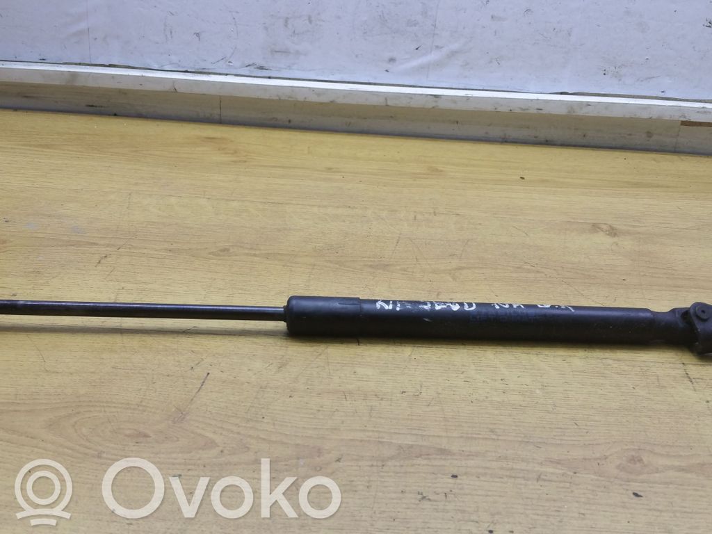 KIA Ceed Tailgate/trunk strut/damper 