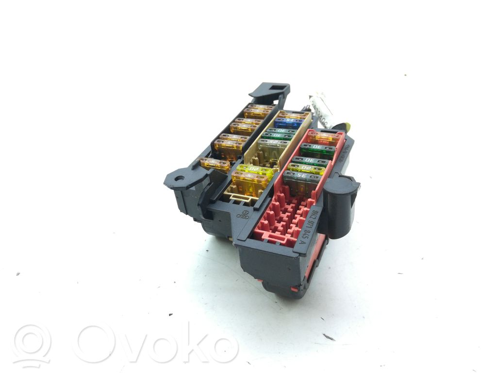 Audi A4 S4 B8 8K Sulakemoduuli 
