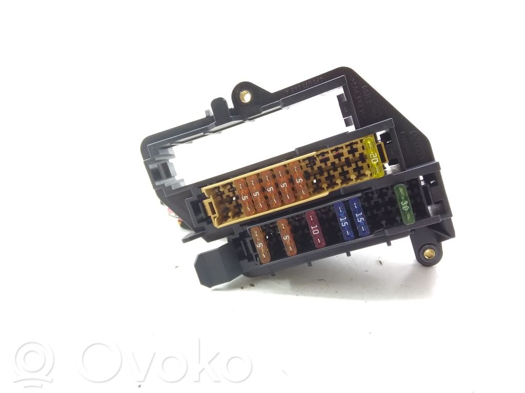 Audi A6 S6 C6 4F Sulakemoduuli 