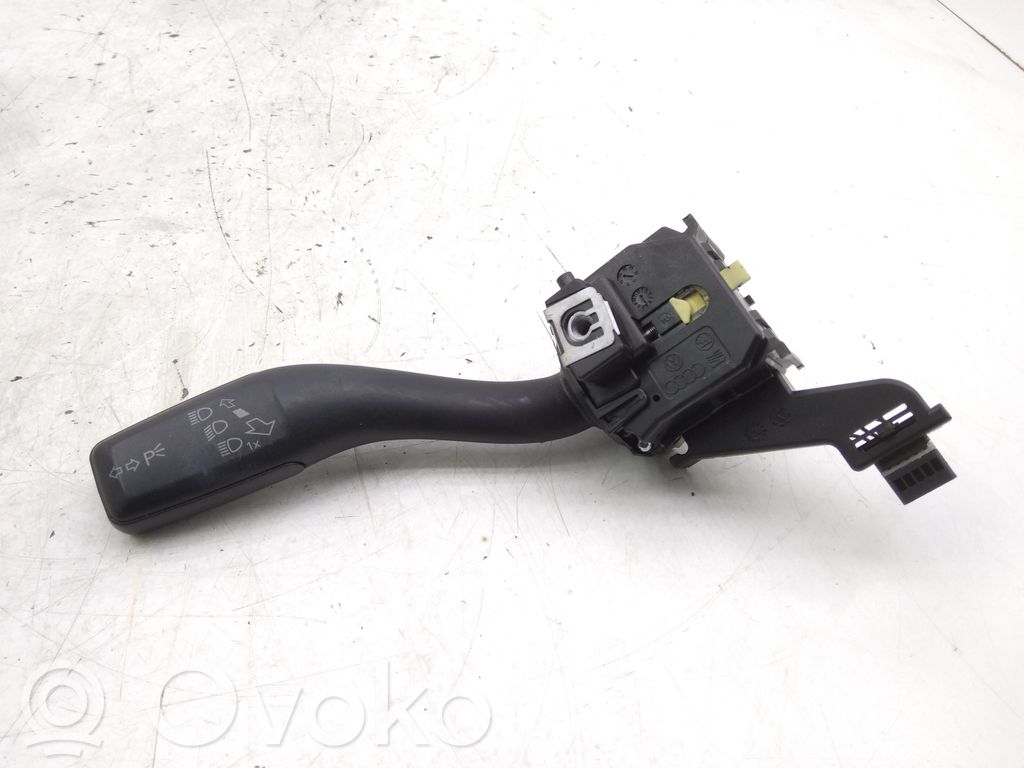 Audi A3 S3 A3 Sportback 8P Indicator stalk 
