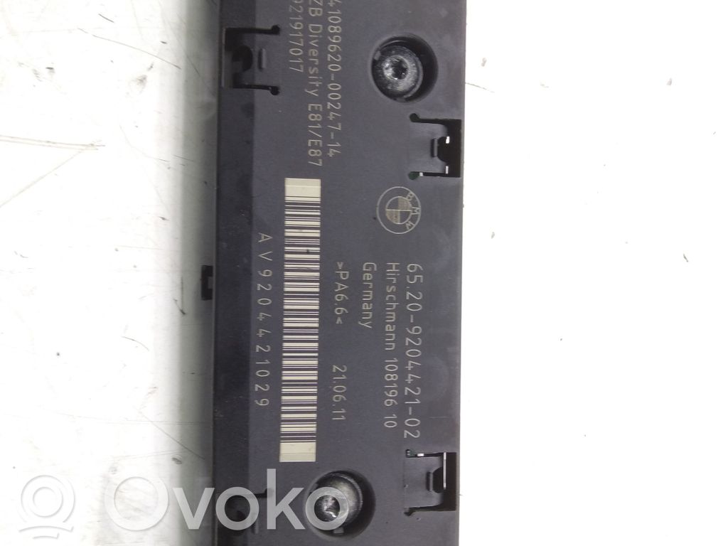 BMW 1 E82 E88 Antenas pastiprinātājs 