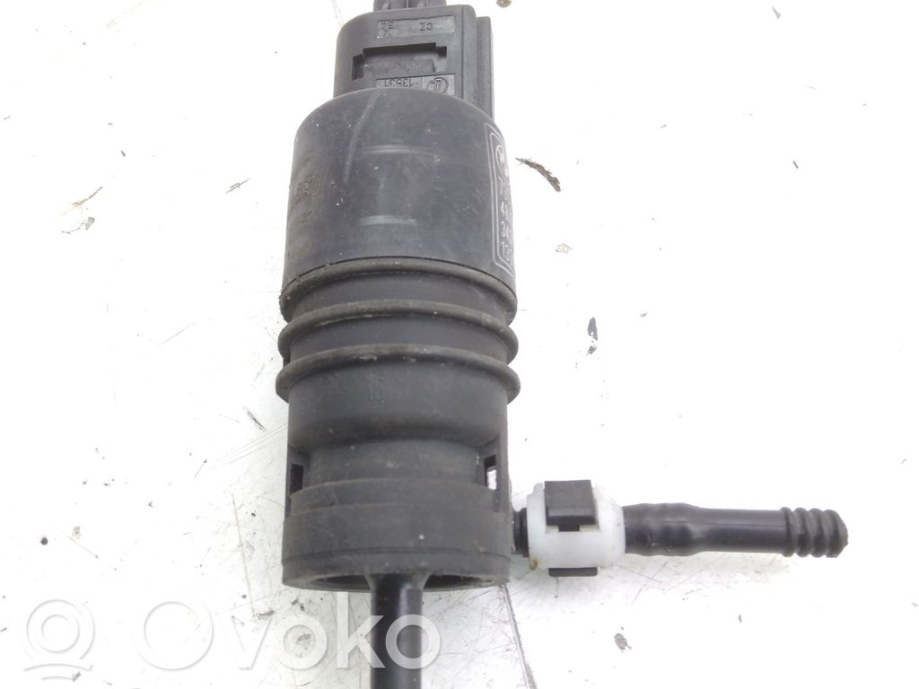 BMW 3 F30 F35 F31 Windscreen/windshield washer pump 