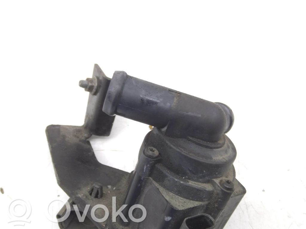 Audi A4 S4 B8 8K Pompa cyrkulacji / obiegu wody 