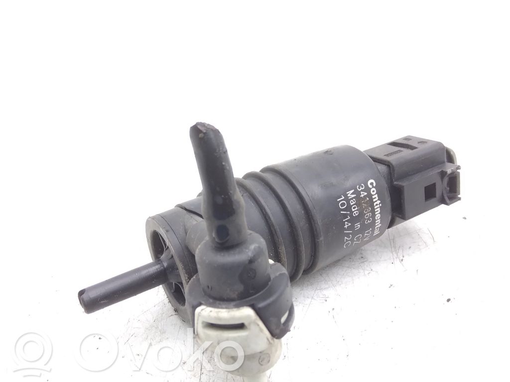 Honda CR-V Windscreen/windshield washer pump 