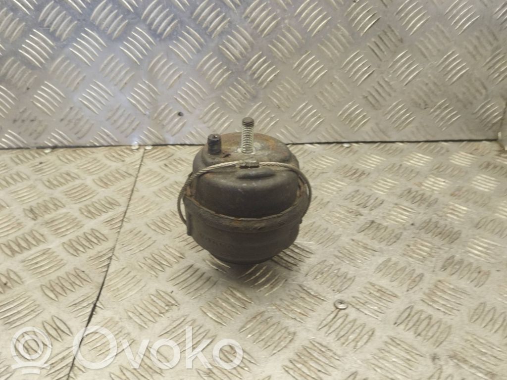 Volvo S60 Engine mount bracket 