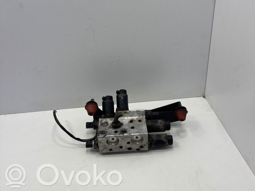 BMW 7 E65 E66 Active stabilizer control/valve assembly 