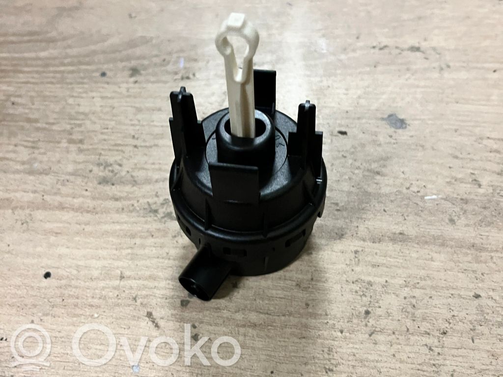 BMW 5 E60 E61 Podciśnieniowy zbiornik powietrza 