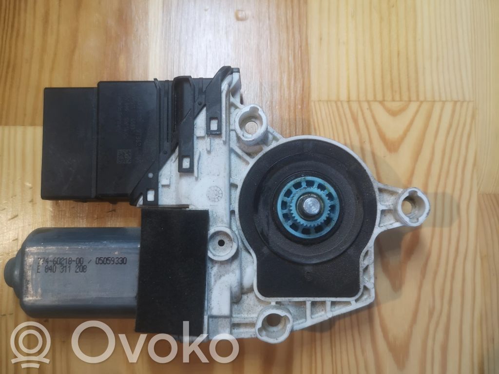 Volkswagen PASSAT B6 Silniczek podnoszenia szyby drzwi tylnych 