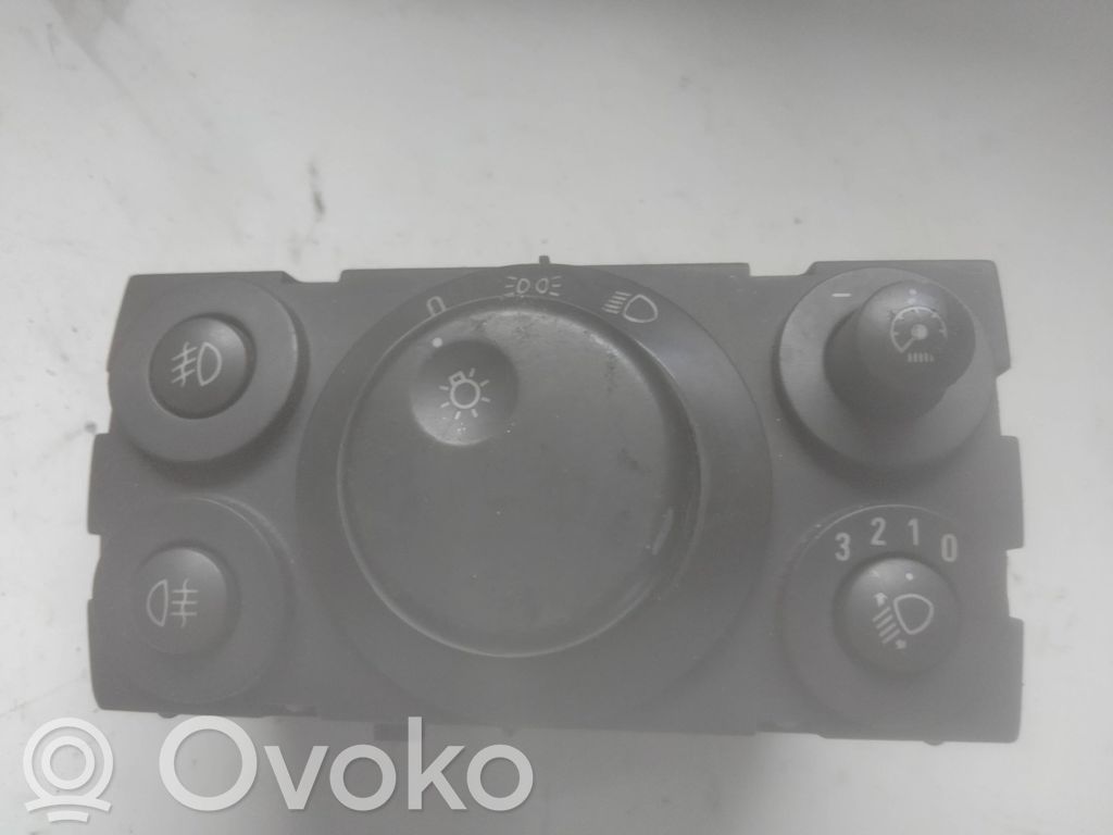 Light switch   13100128,0320,2576,LK04063010