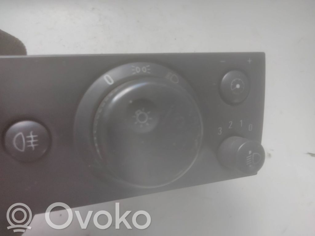 Light switch   93394756,0320,0784,LK04061015