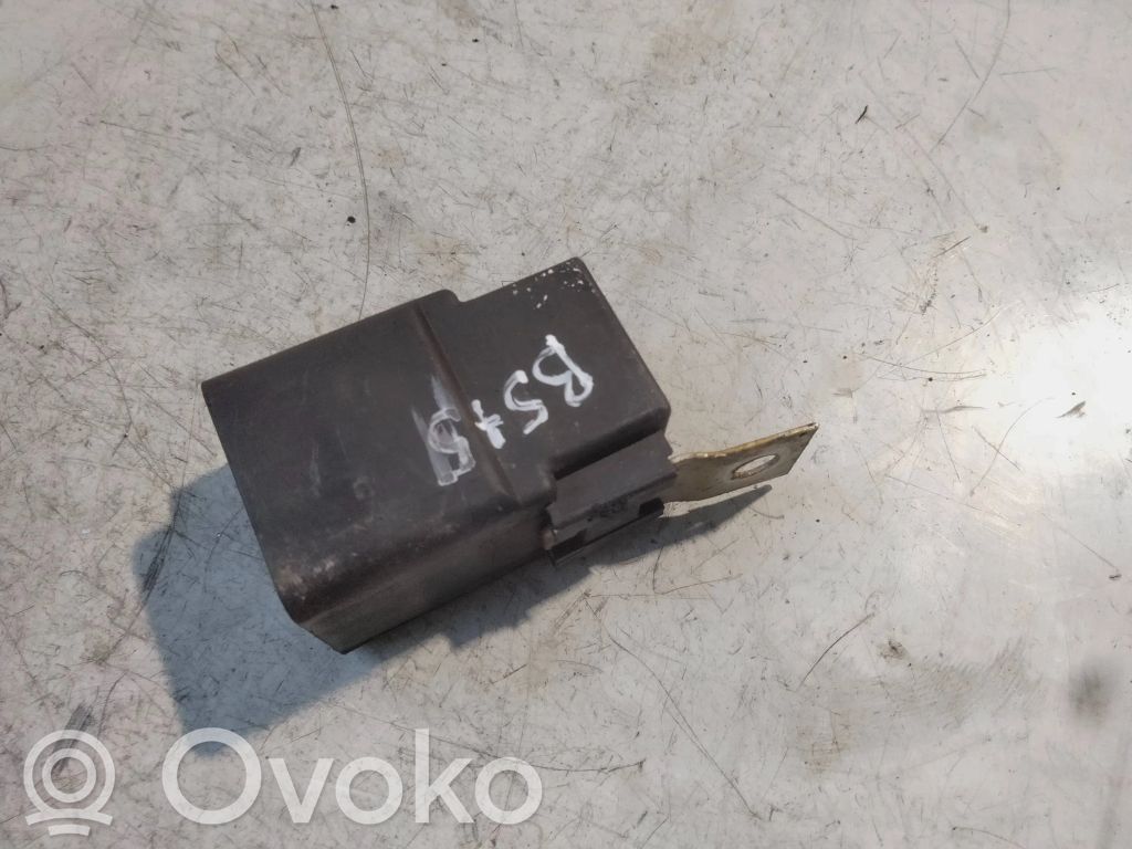 Volkswagen PASSAT B5.5 Muu rele 