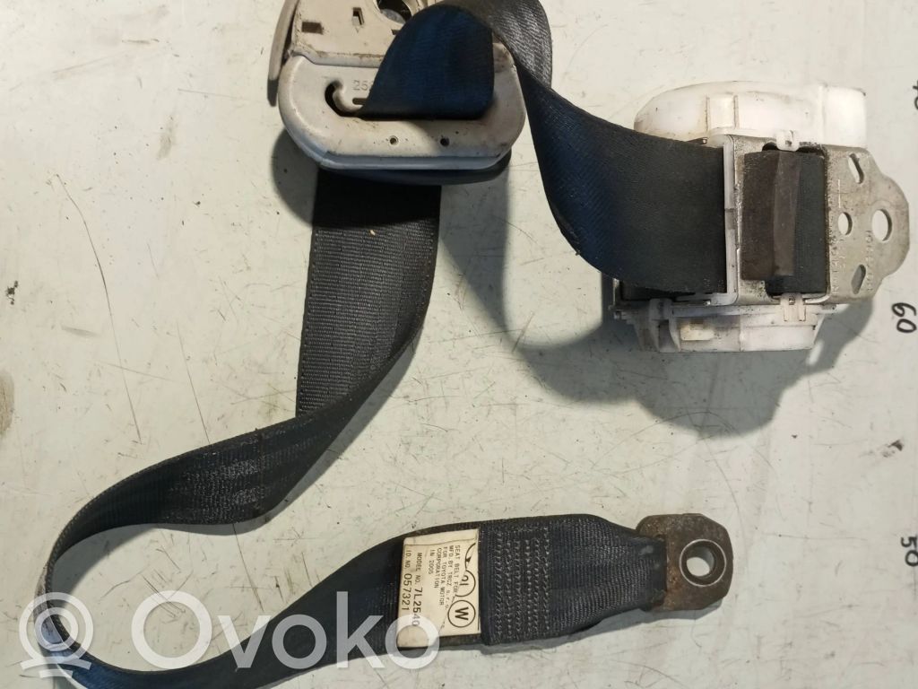 Toyota Corolla Verso AR10 Rear seatbelt 