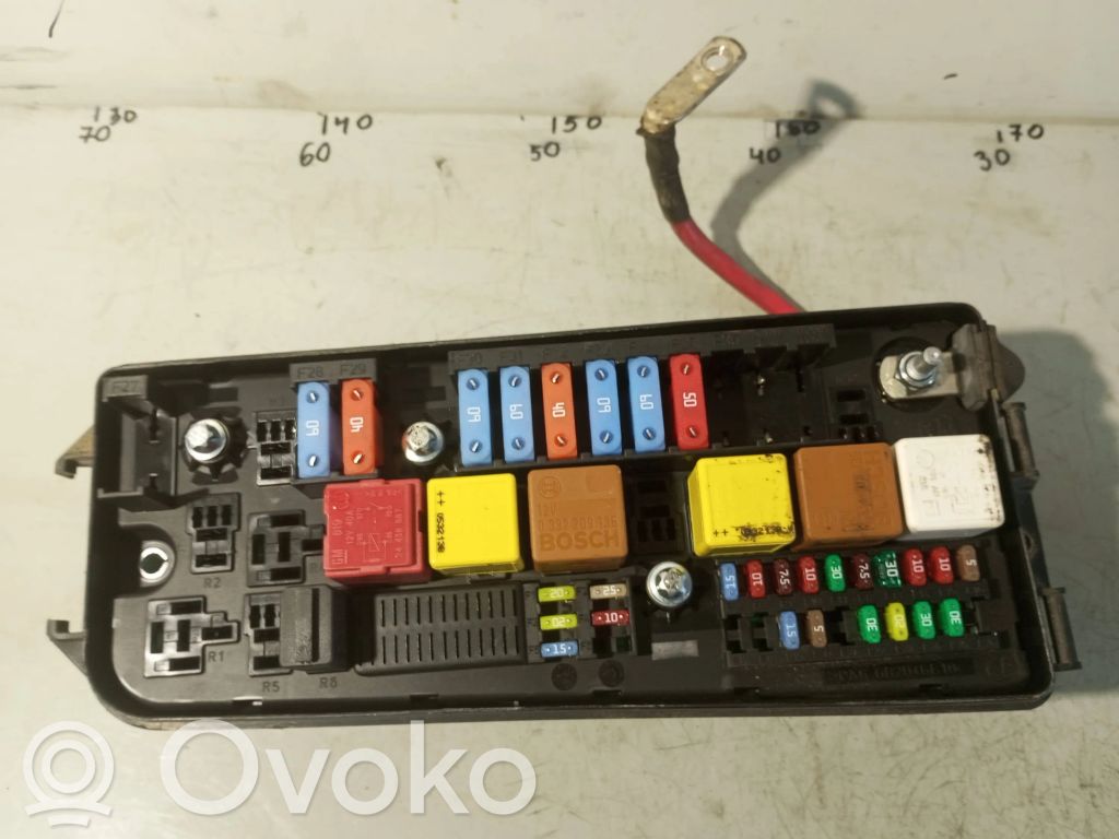 Opel Vectra C Saugiklių blokas 