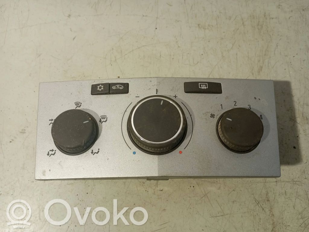 Opel Zafira B Panel klimatyzacji 