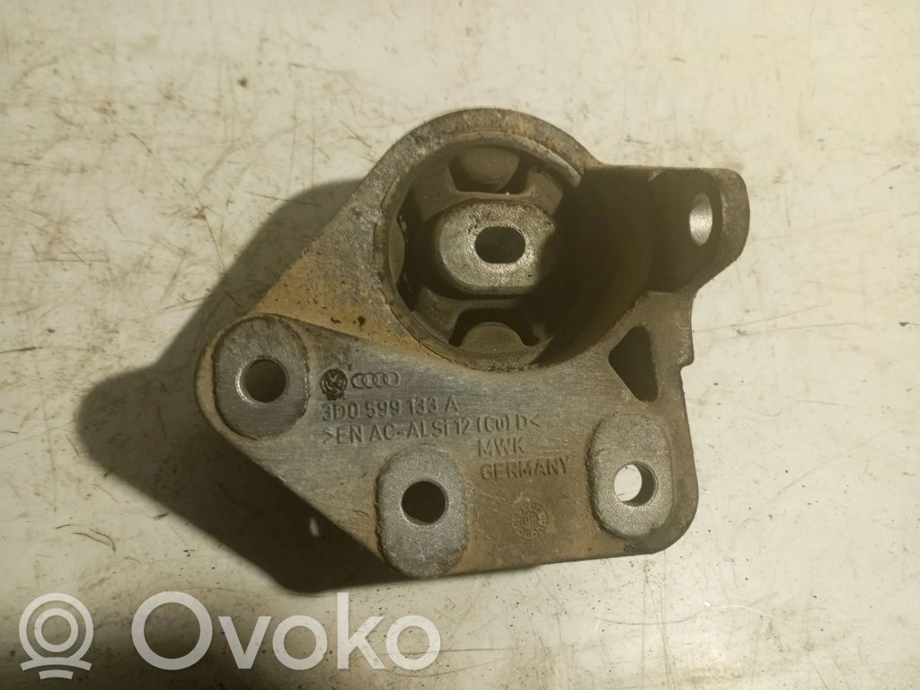 Volkswagen Phaeton Engine mount bracket 