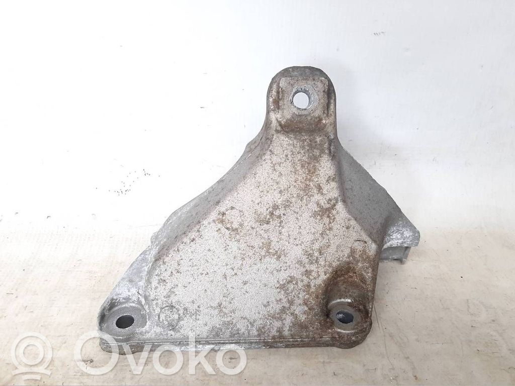 BMW 2 F22 F23 Engine mounting bracket 