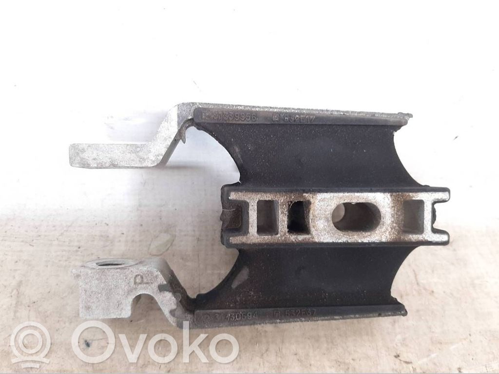 Engine mount bracket   31339956