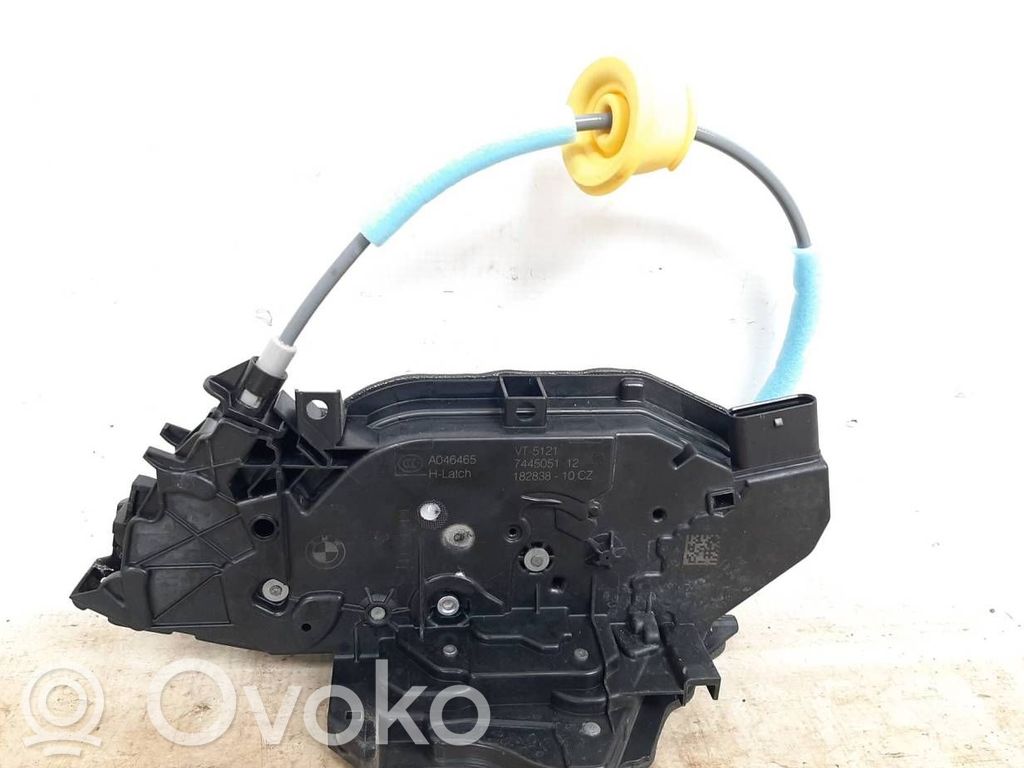 BMW X1 U11 Zamek drzwi przednich 