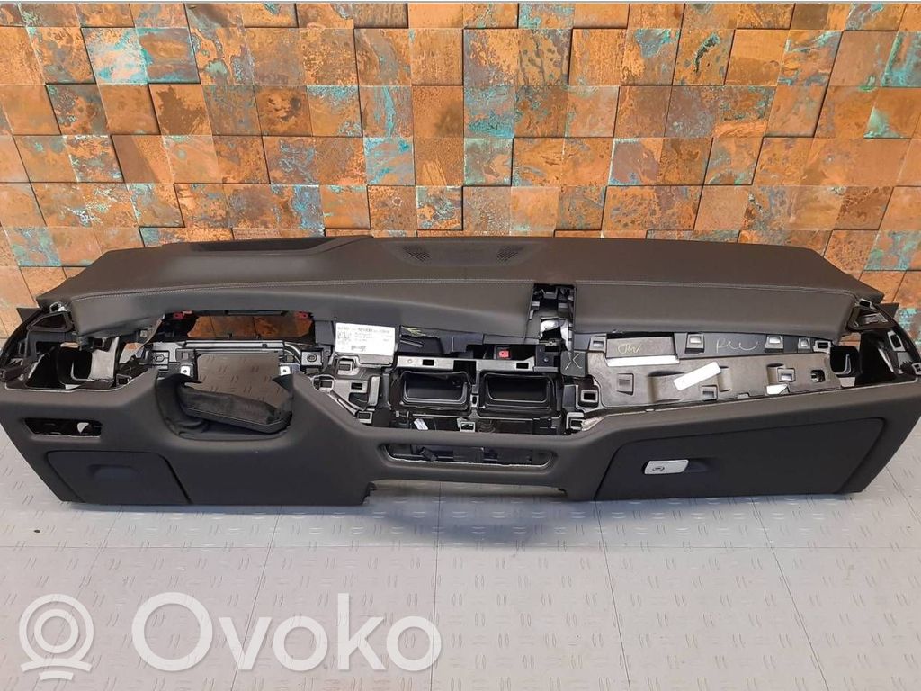BMW X7 G07 Панель 