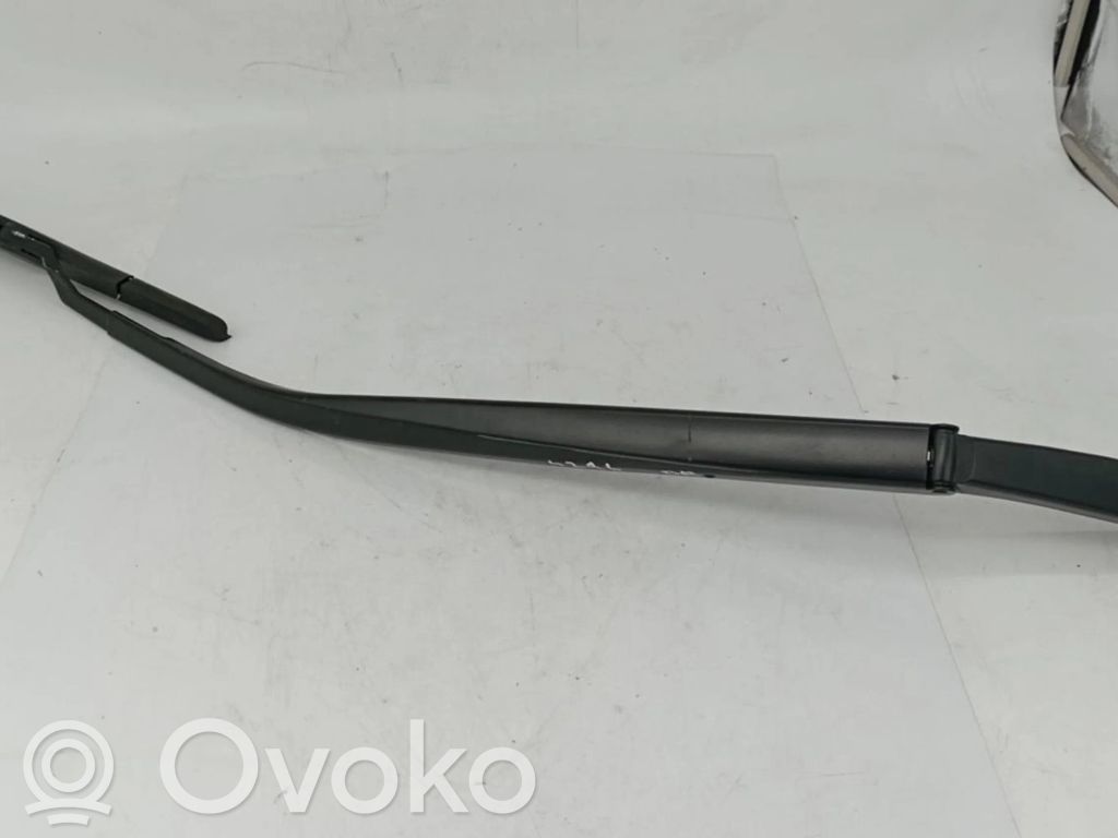 Front wiper blade arm