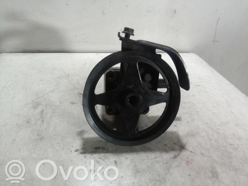Ohjaustehostimen pumppu   07B951