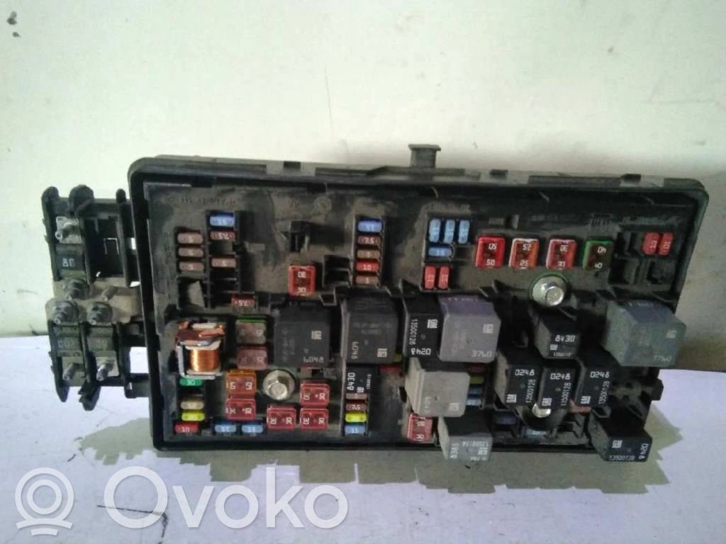 Opel Insignia A Módulo de fusible 