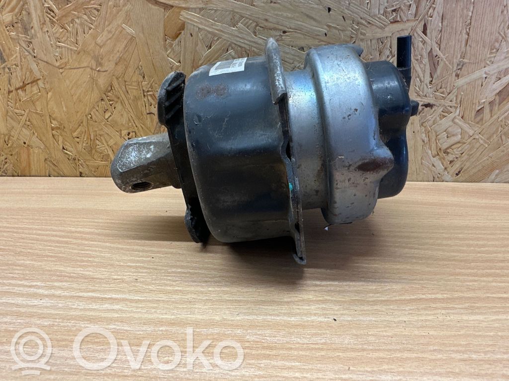 Engine mount bracket   P679301601,16004212,35338