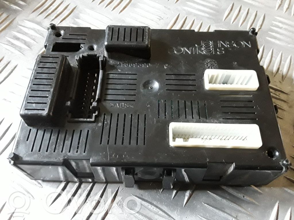 Renault Clio III Mukavuusmoduuli 