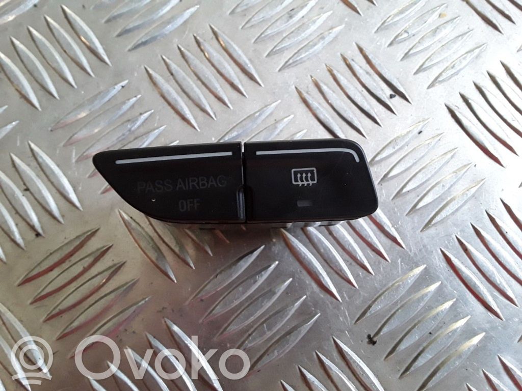 Ford Focus Windscreen/window heater switch 