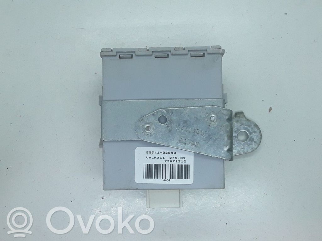 Toyota Corolla E120 E130 Oven keskuslukituksen ohjausyksikön moduuli 