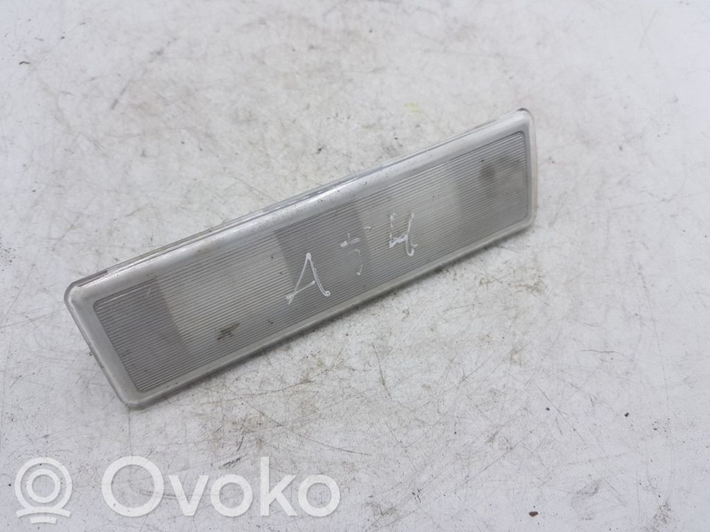 BMW 3 E46 Galinių vietų apšvietimo žibintas 