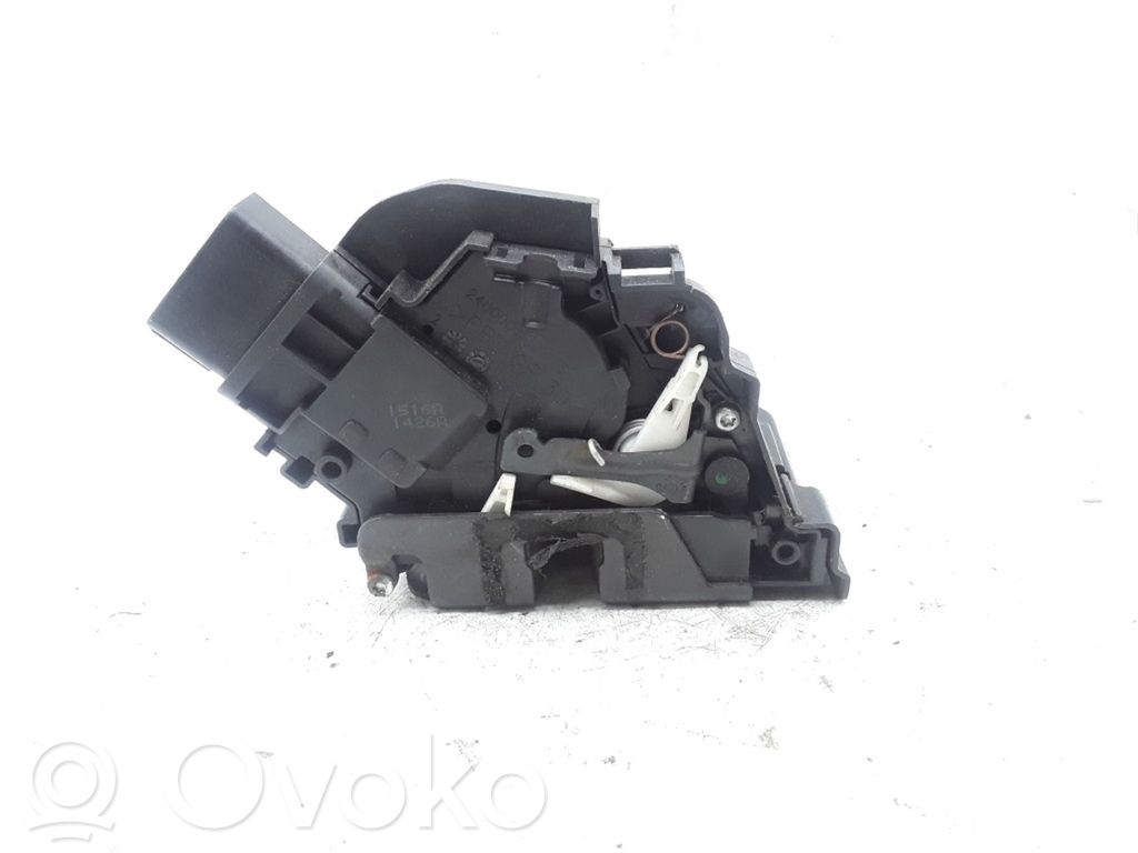 Ford Focus Priekšpusē slēdzene 