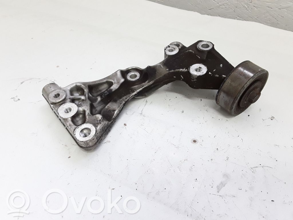 Generator/alternator bracket   90513137F