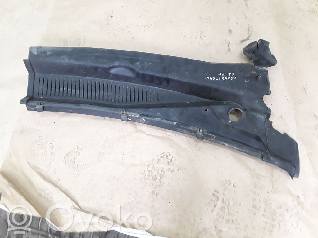 Jeep Grand Cherokee (WK) Wiper trim 